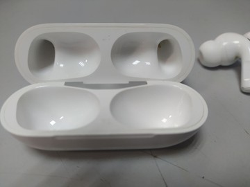 Б/у Навушники Apple airpods pro 2nd generation 01-200947042