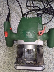 Б/в Фрезер Bosch pof 1400 ace 01-201026431