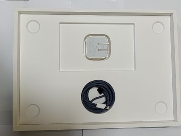 Б/у Ноутбук Apple macbook air 13,6" 2026 apple m5 8 core gpu 16gb 512gb sky 01-201051372
