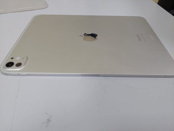 Б/в Планшет Apple ipad pro 11 2024 wi-fi 256gb 01-201085900