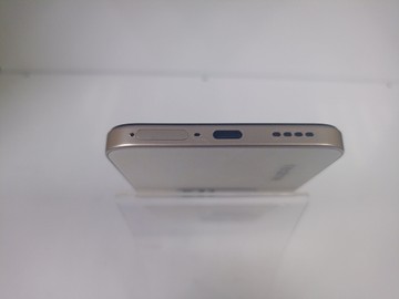 Б/у Мобільний телефон Realme 15t 8/256gb 01-201118359