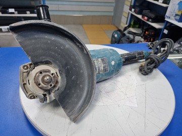 Б/у Угловая шлифмашина Makita ga9020 01-201123220
