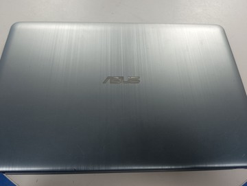 Asus 15/pentium n4200 ddr3/8gb ddr3/ssd 256 gb/geforce 810m