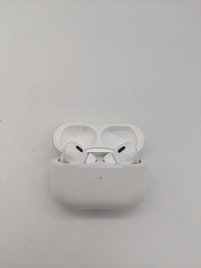 airpods pro 2nd generation with magsafe charging case usb-c