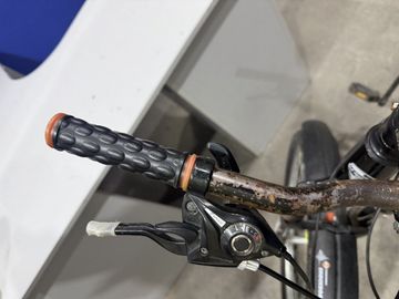 01-200786491: Crossbike everest 27.5