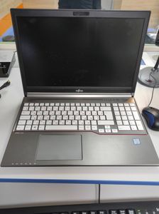Б/в Ноутбук Fujitsu 15/core i5 6300u ddr3/16gb ddr3/ssd 256 gb/*інтегрована 01-200831459