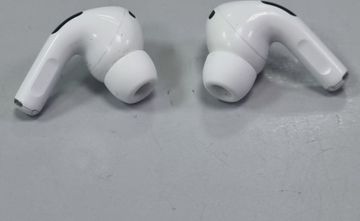 Б/в Навушники Apple airpods pro 2nd generation with magsafe charging case usb-c 01-200918873