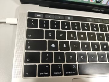 Б/у Ноутбук Apple macbook pro 2019 a2159 13,3" core i5 1,4ghz/ram 8gb/ssd 256gb/intel iris plus graphics 645 01-200922259