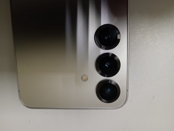 Б/в Мобільний телефон Samsung galaxy s25 12/256gb 01-200975790