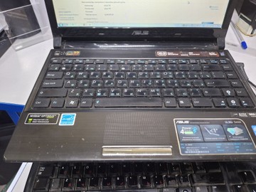 Asus 13/core i5 430m ddr3/4gb ddr2/hdd 300 gb/ssd *відсутній/geforce 310m