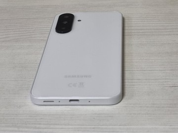 Б/в Мобільний телефон Samsung galaxy a26 5g 6/128gb 01-201031084