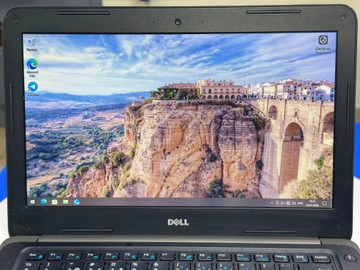 Б/в Ноутбук Dell 14/core i3 6006u ddr3/8gb ddr3/hdd *відсутній/ssd 240 gb/*інтегрована 01-201045347
