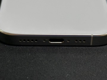Б/в Мобільний телефон Apple iphone 16 pro 256gb 01-201052430