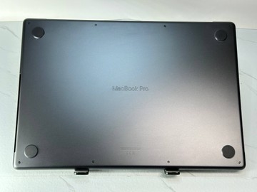 Б/у Ноутбук Apple macbook pro 16 a3429 / apple m5 max / ram 48gb / ssd 2tb / 40 core gpu 01-201103840