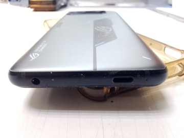 Б/в Мобільний телефон Asus rog phone 6d 12/256gb 01-201172053