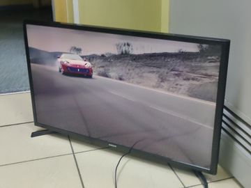 01-200576592: Samsung ue32j5000