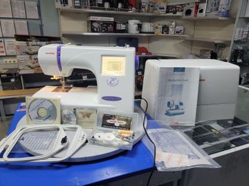 01-200621185: Janome 300e memory craft