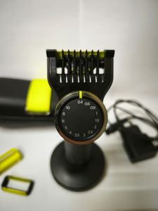 01-200777583: Philips oneblade qp6651/61