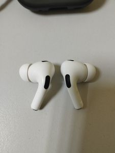 01-200796510: Apple airpods pro 2nd generation with magsafe charging case usb-c