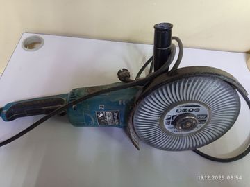 Б/в Кутова шліфмашина Makita ga9020 01-200818740