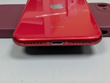 Б/в Мобільний телефон Apple iphone se 2020 64gb 01-200880542