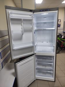 Б/в Холодильник з морозильною камерою Samsung rb33j3000sa 01-200883777