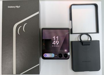 Б/в Мобільний телефон Samsung galaxy flip7 12/256gb 01-200885287