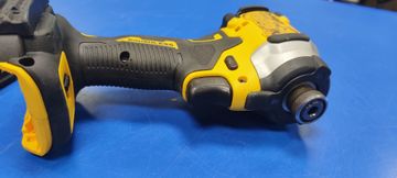 Б/в Шурупокрут Dewalt dcf850e2t 01-200899322