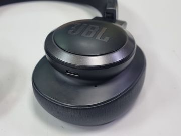 Б/в Навушники Jbl live 660nc 01-200900035