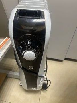 Б/в Масляний обігрівач Electrolux eoh m 5157n 01-200838789
