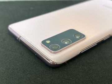 Б/в Мобільний телефон Samsung galaxy s20 fe sm-g780f 8/128gb 01-200953980