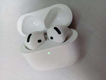 Б/в Навушники Apple airpods 4 01-201007509