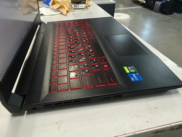 Б/в Ноутбук Msi 15/core i5-11400h ddr4/16gb ddr4/hdd *відсутній/ssd 500 gb/geforce rtx3050 4gb 01-201017046