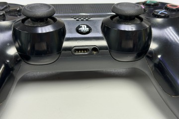 Б/в Геймпад Sony dualshock 4 01-201028616