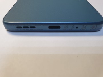 Б/в Мобільний телефон Motorola moto g06 4g 4/64gb 01-201060888