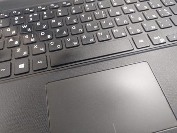 Б/в Ноутбук Dell 15/core i5 8250u ddr4/8gb ddr4/hdd 1000 gb/ssd *відсутній/radeon 520 2gb 01-201102610