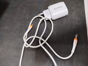Б/в Зарядний блок Cyboo 112858 з кабелем usb 01-201156992