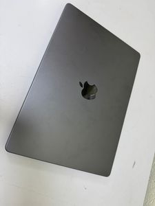 01-200771059: Apple a3401 m4 pro / 24 ram ssd 512 / 20 ceres gpu