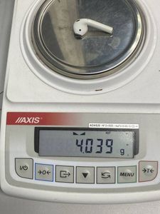 01-200159570: Apple airpods 2nd generation with charging case