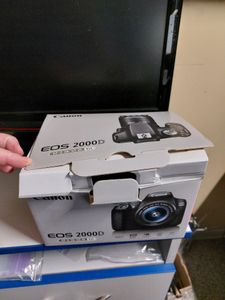 Б/в Фотоапарат Canon eos 2000d kit ef-s 18-55mm f/3.5-5.6 iii 01-200803970
