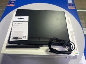 Б/в Графічний планшет Wacom ctl-6100wl 01-200820350