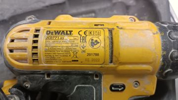 Б/в Шурупокрут Dewalt dcd771 2акб 2ah зп 01-200844198