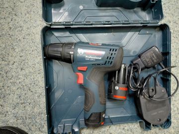 Б/у Шуруповерт Bosch gsr 120-li 2акб зп 01-200855280