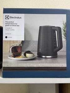 Б/в Електрочайник Electrolux e5k1-6an 01-200835240
