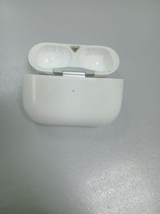 Б/в Навушники Apple airpods pro 2nd generation with magsafe charging case usb-c 01-200861094
