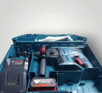 Б/в Набір інструментів Bosch gws 180-li/ gbh 180-li 1акб зп 01-200817704