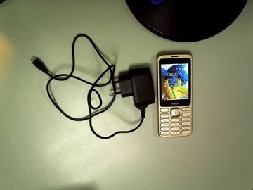 Б/в Мобільний телефон Verico classic c285 / m18001 01-200867726