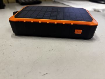 Б/у Повербанк Mibrand extrem 12000mah solar and dynamo rechargable 01-200885998