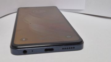 Б/в Мобільний телефон Infinix smart 8 x6525 2/64gb 01-200903422