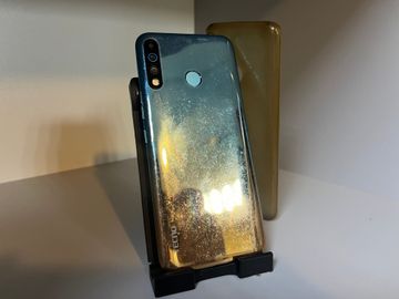 Б/в Мобільний телефон Tecno camon 12 4/64gb 01-200906233